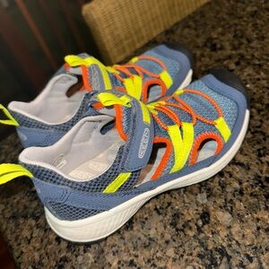 Like NEW - Children’s KEEN Sandals - Size 13